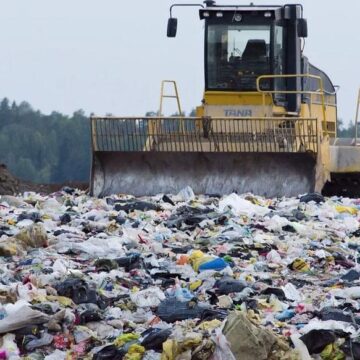 Dolj: Iridex, amendat de Garda de Mediu pentru cantităţile mari de deșeuri stocate Dolj: Iridex, amendat de Garda de Mediu pentru cantităţile mari de deșeuri stocate